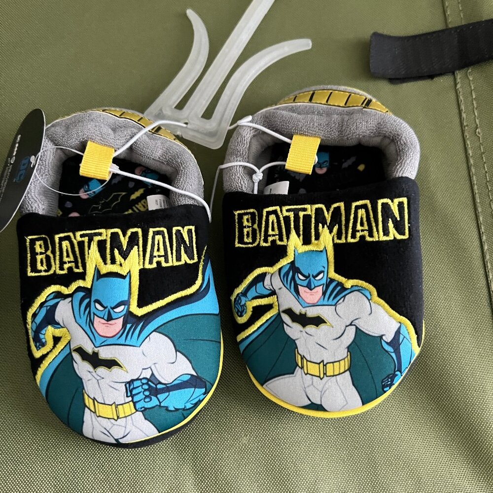 NWT Batman Slippers DC Comics Young Boys Size M 7/8